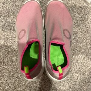 OOFOS Pink Slip-On Sneakers with Neon Green Insole